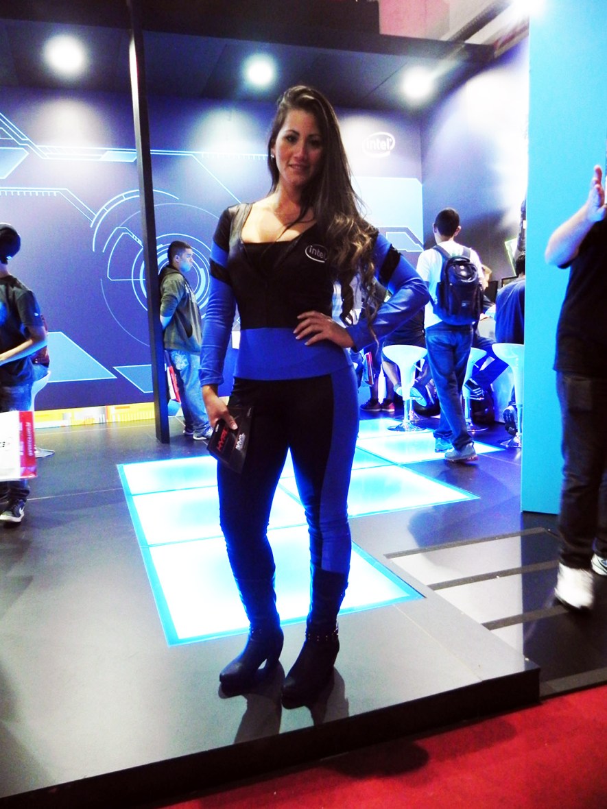 [BGS 2013] Intel booth babe