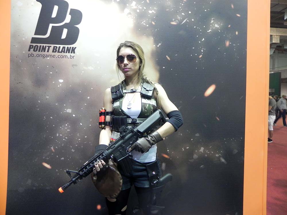 Booth_babe_gata_Point_blank_BGS_2014