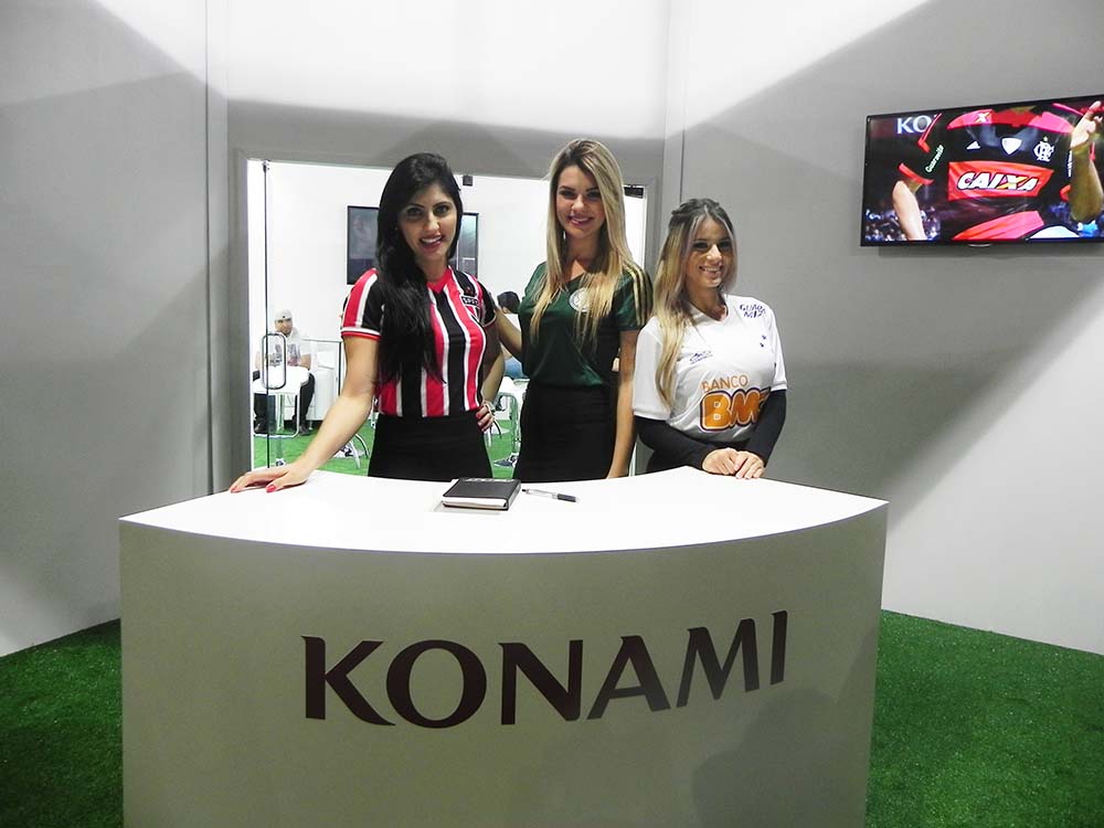 Booth_babe_gata_PES_2015_BGS_2014