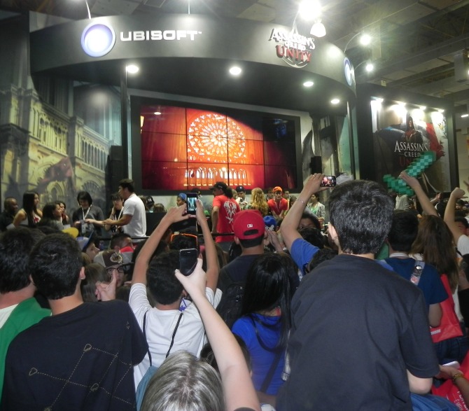 Youtubers_expulsos_Ubisoft_estande_BGS_2014_Malena0202